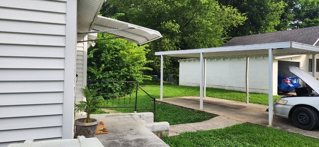 Building Photo - 2 Bedrooms, 1 Bathroom -  Single Family Home in North Rome! **Move-In Special**