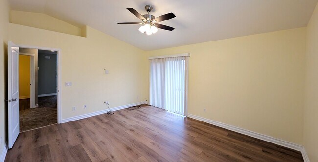 Building Photo - 2 Bedroom Home at The Springs Near E. Chandler Blvd. and S. Cooper Rd
