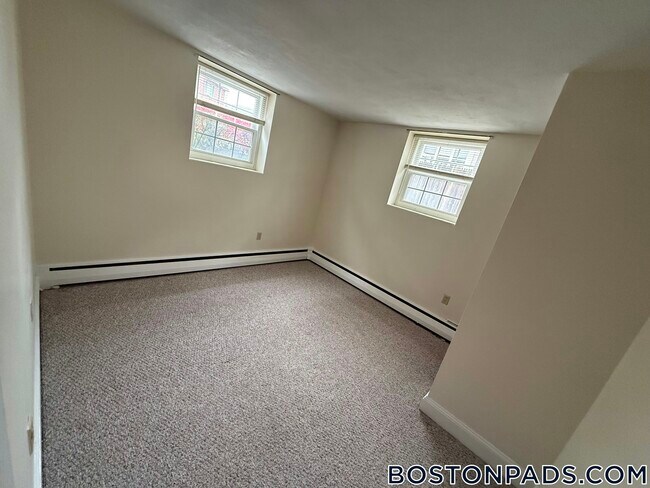 Building Photo - 12 Brattle Dr