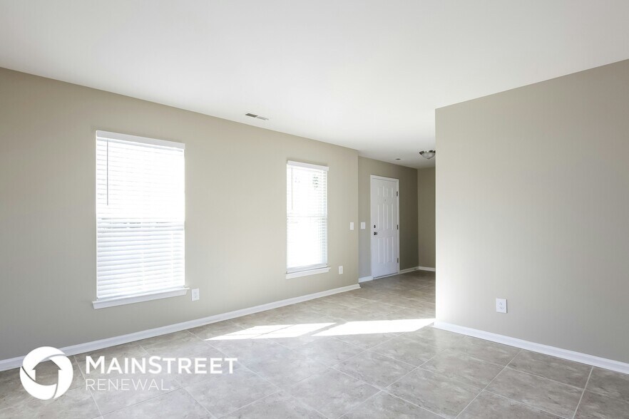 Building Photo - 3955 Thornaby Cir