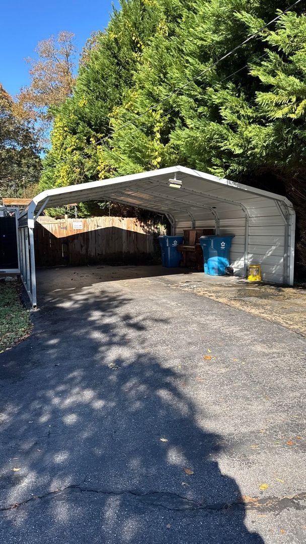 Building Photo - Classic 3BR Ranch with Garage, Carport & Screened Porch