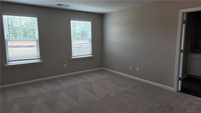 Building Photo - 400 Grey Falcon Ave