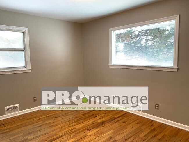 Building Photo - 4 Bed, 2 Bath Home w/ 1 Car Garage - Idaho Falls