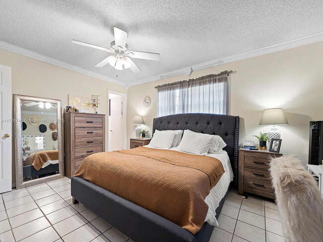 Building Photo - Southwest 104th Avenue, Cooper City, FL 33...