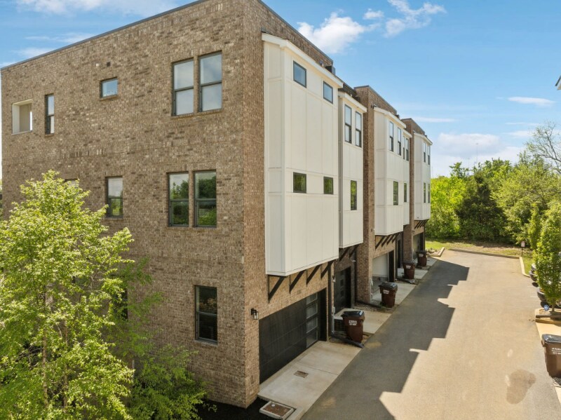 Building Photo - 736 Inspiration Blvd