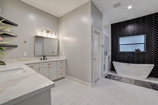 Building Photo - 26511 Meadow Ln