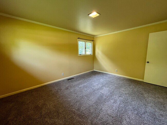 Building Photo - 3 Bedroom home near 41st & Harvard