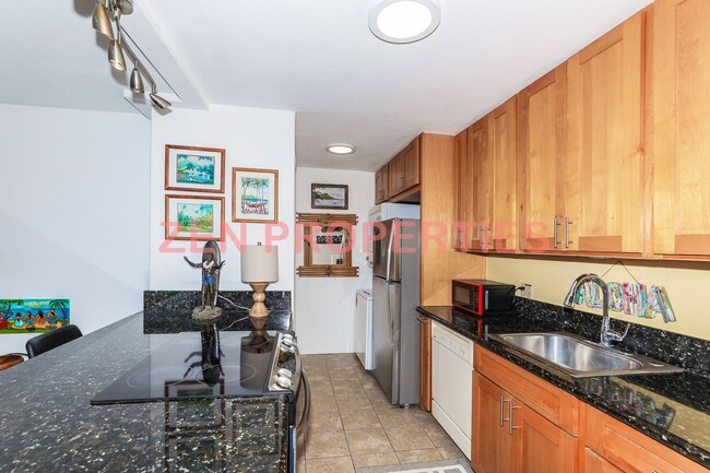 Building Photo - furnished 1 bdrm, 1 bath unit at Diamond Head Vista