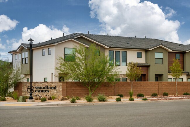 Building Photo - 832 S American Beech Ln