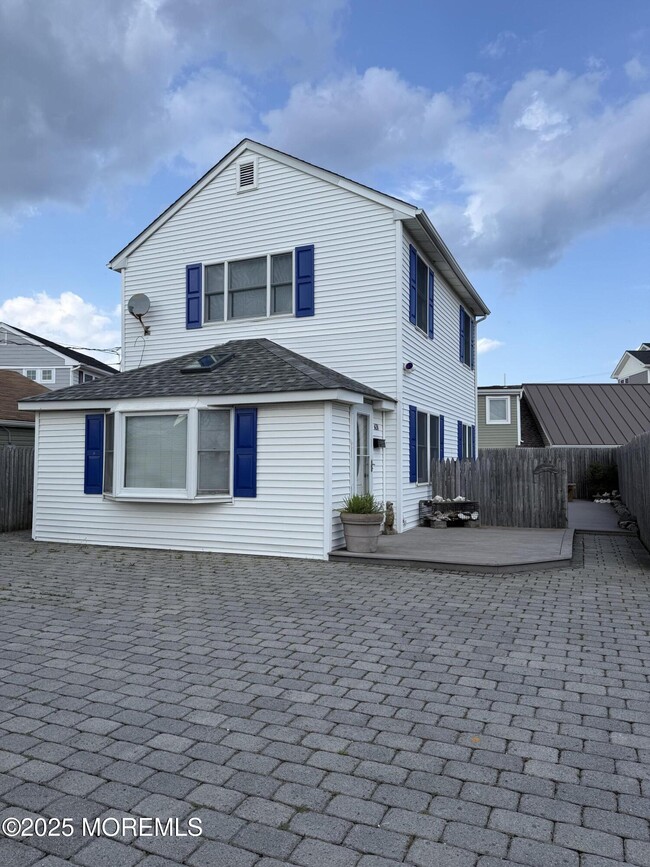 Building Photo - 62A Inlet Dr