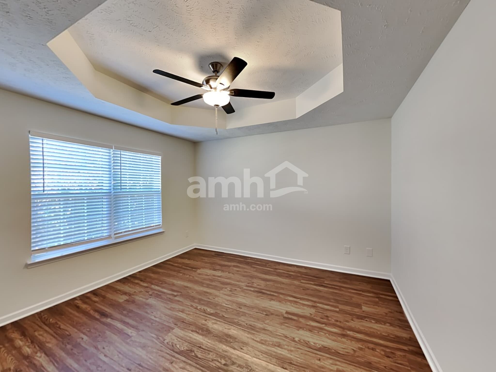 Building Photo - 504 Commendable Ln