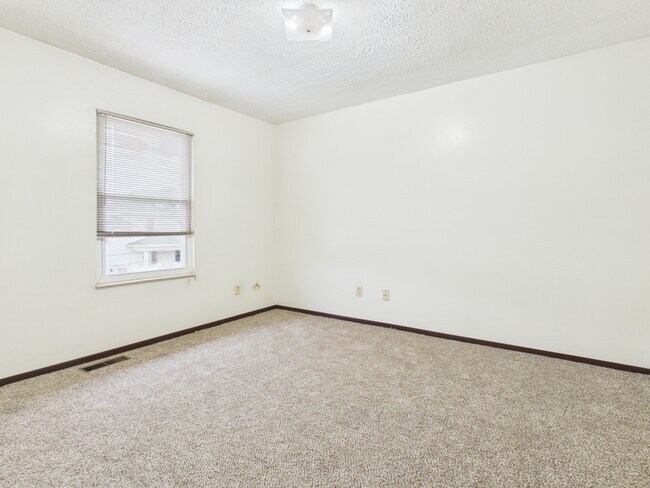 Building Photo - 534 Martin Ave