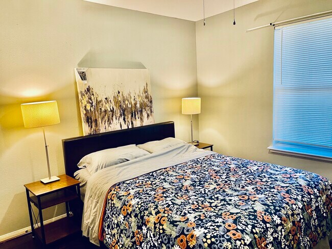 Building Photo - 118 Willoughby Ct