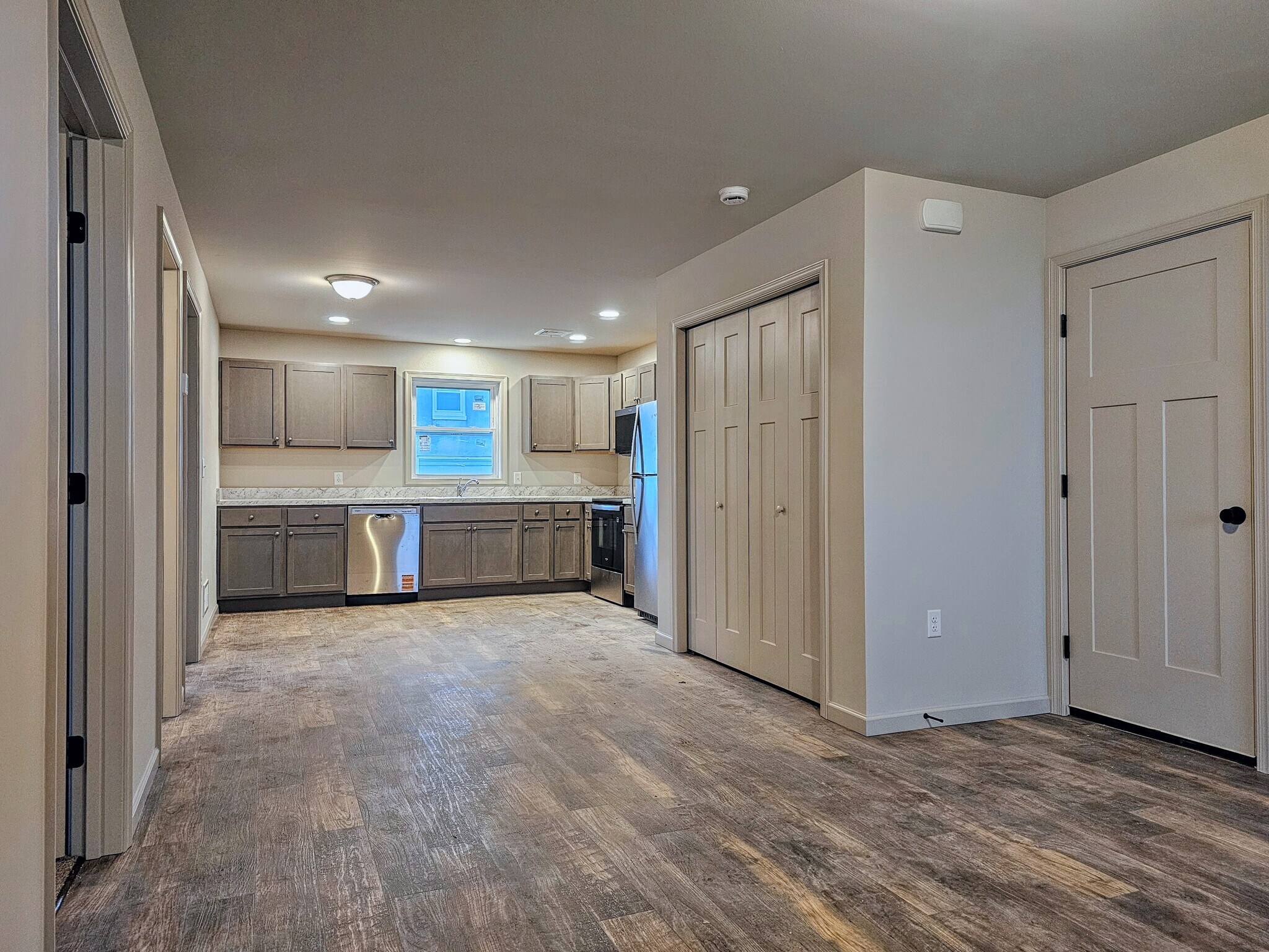 Building Photo - 2624 Creek Hill Rd