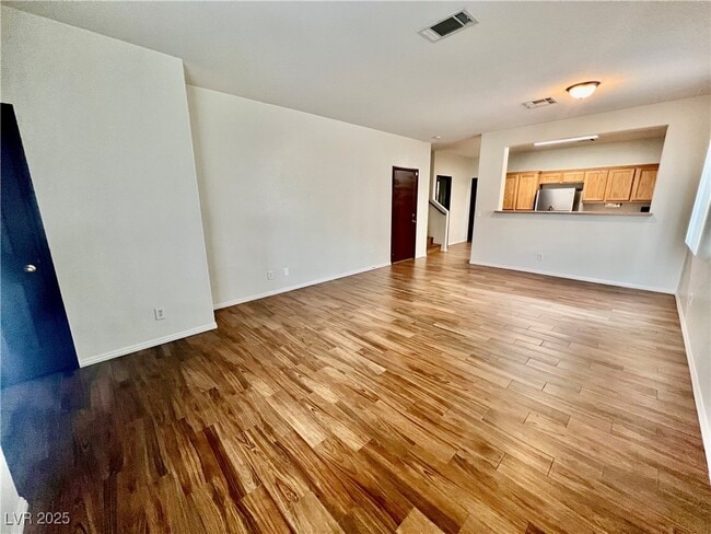 Building Photo - 1324 Sun Village Ave