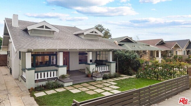 Primary Photo - 1728 W 39th St