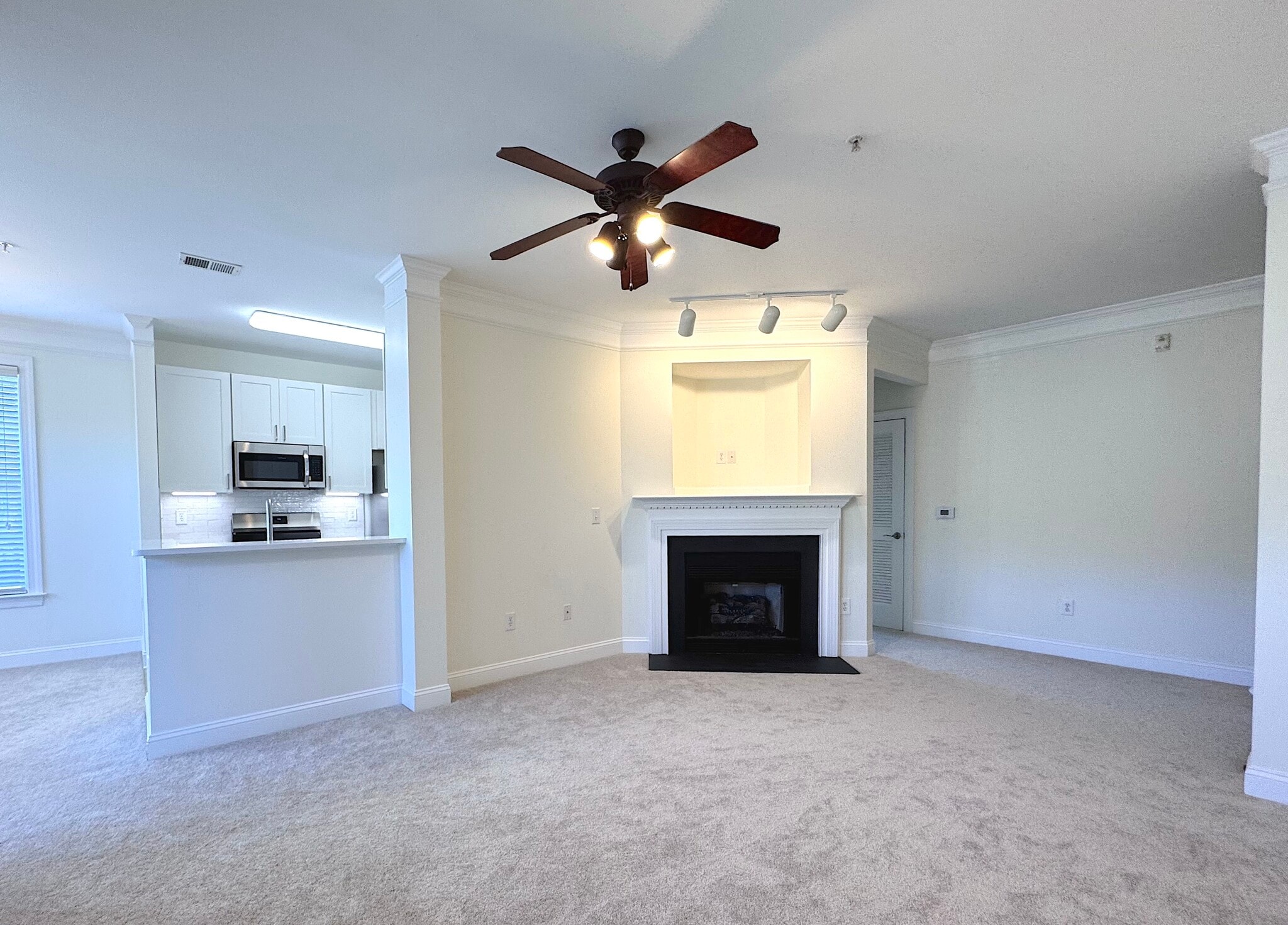 Building Photo - 1331 Arborgate Cir