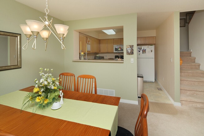 Building Photo - Great Townhome in Southeast Ft. Collins