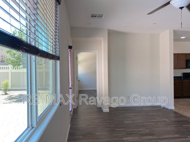 Building Photo - 1000 Aspen Cliff Dr