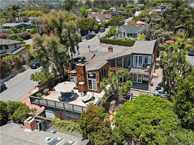 Building Photo - Woods Cove Beach House