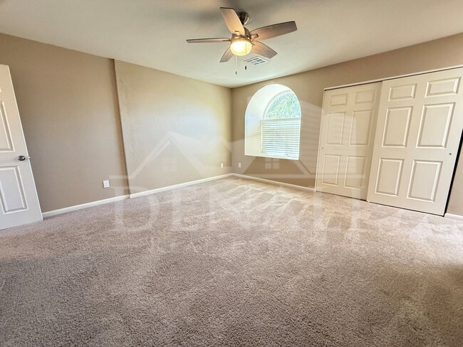 Building Photo - 2073 N Sunset Dr