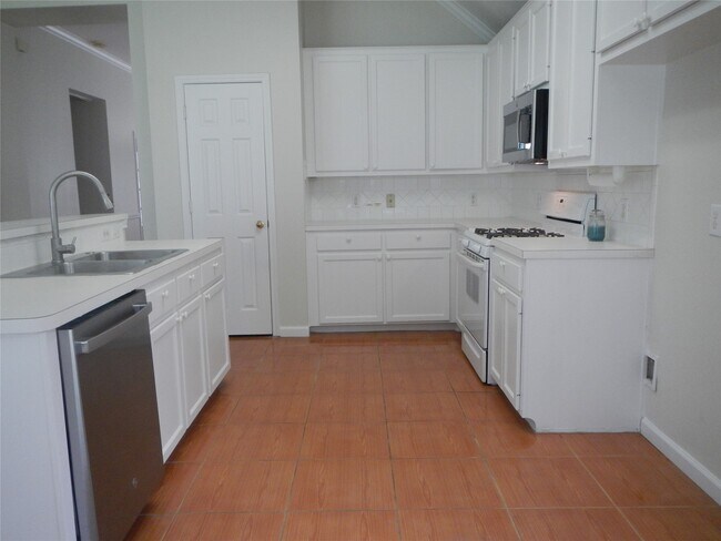 Building Photo - 1203 Foxland Chase St