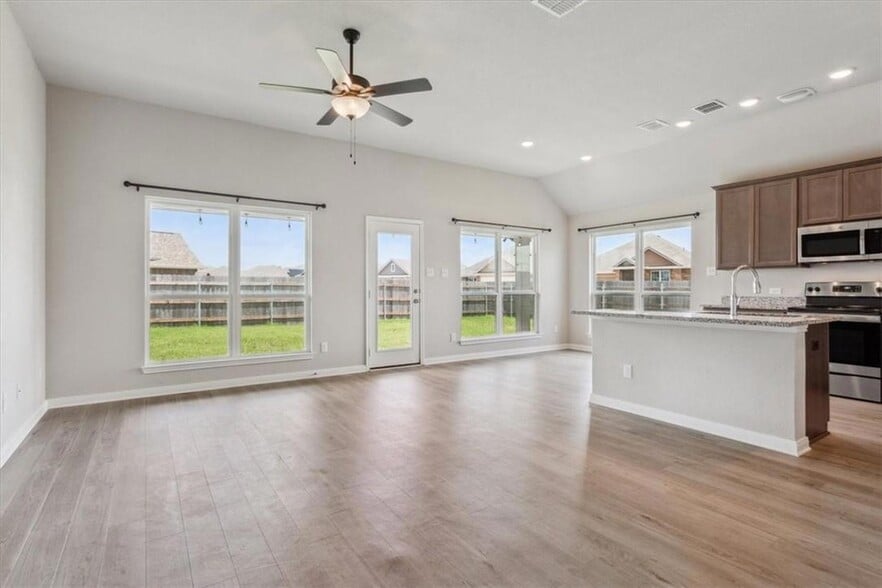 Building Photo - 4412 S Fork Ranch Rd