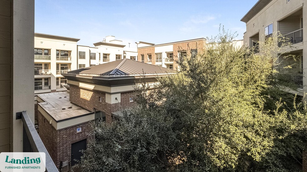 Building Photo - 2626 Fountain View Dr