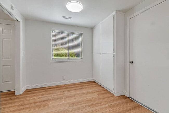 Building Photo - Cupertino Schools - Beautifully Updated Co...
