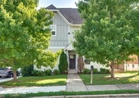 Building Photo - Don't miss this gorgeous 3BE/2.5BA in Desi...