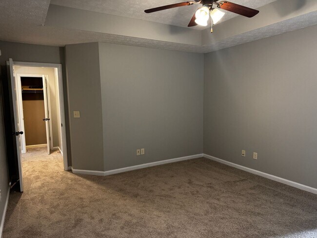 Building Photo - 9133 Saw Tooth Loop