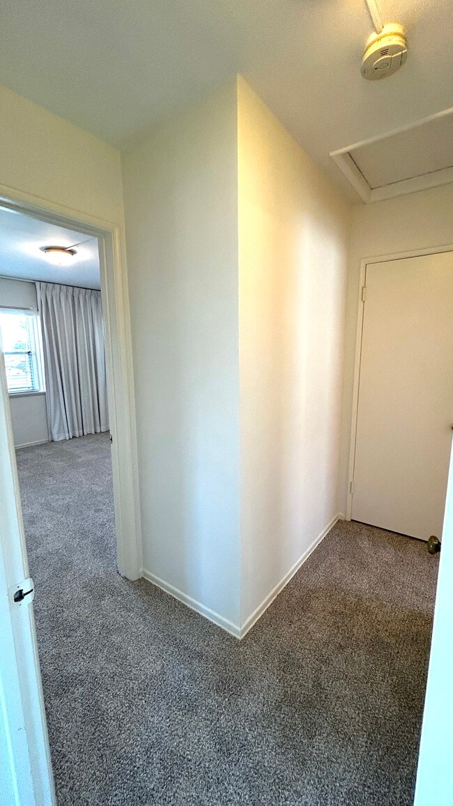 Building Photo - 251 S Church Ln