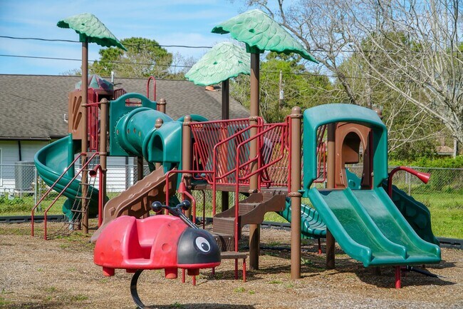 Building Photo - 108 Bay Oaks Dr