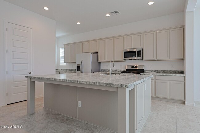 Building Photo - 7671 W Smoketree Dr