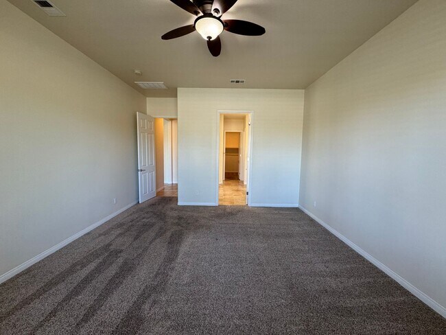 Building Photo - JUST REDUCED!!!! 55 + Community of Sun Cit...