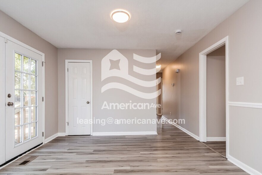 Building Photo - 620 N Jackson St