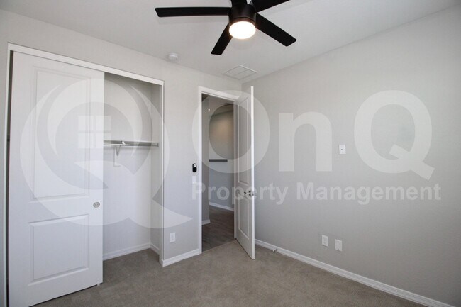 Building Photo - 35733 W Santa Monica Ave