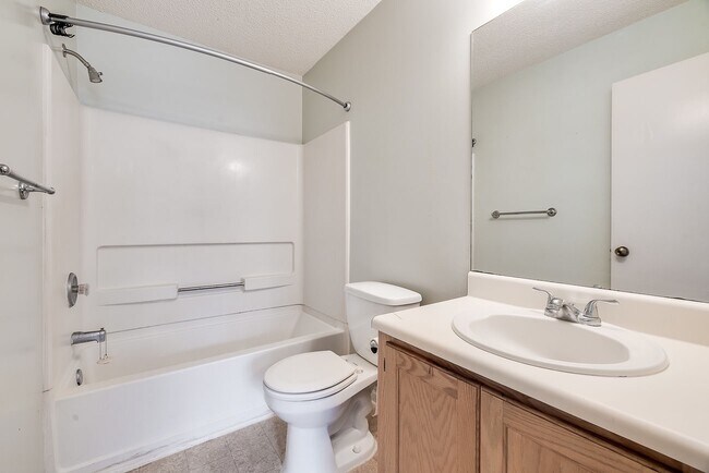 Building Photo - 118 Laurelwood Dr