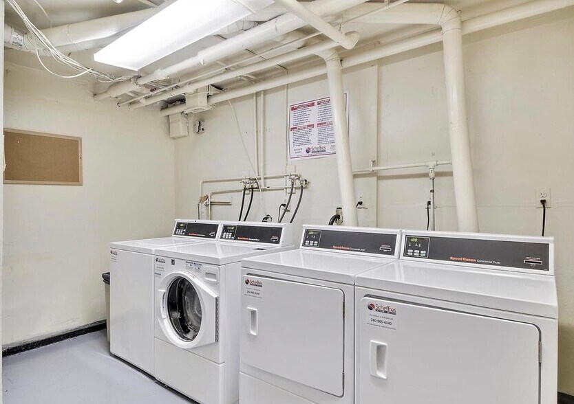 Building Photo - 7509 Spring Lake Dr