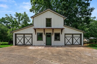 Building Photo - 953 W Shadburn Ave