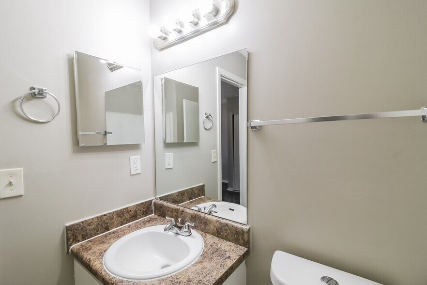 Building Photo - 427 Prince of Wales