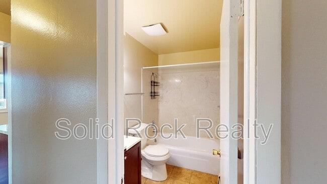 Building Photo - 1801 Eagle View Dr