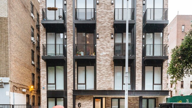 Building Photo - 62 E 21st St