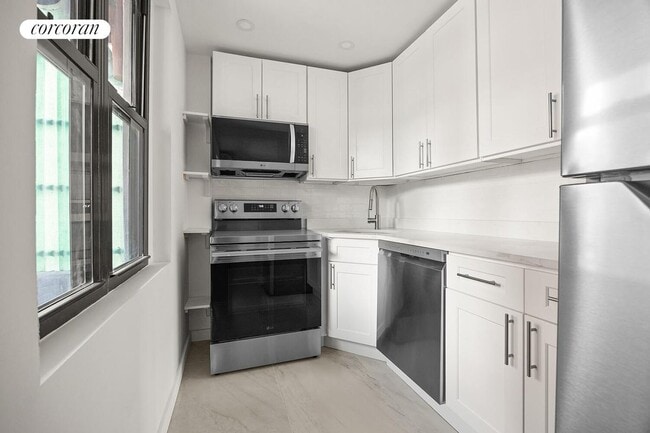 Building Photo - 81 Broadway