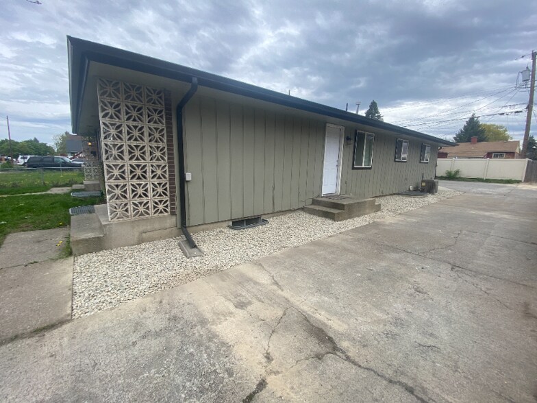 Building Photo - 818 E Princeton Ave