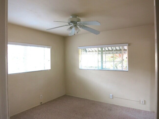 Building Photo - Spacious 4BR Canyon-View Home Near SDSU