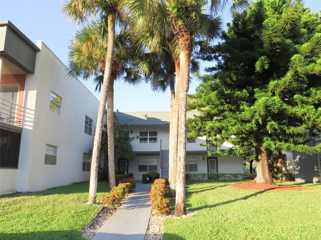 Building Photo - 343 Normandy Ln