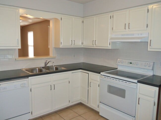 Building Photo - READY 07-15-26! Charming Rock Creek Ranch Home! Community Pool, Tennis Courts, & Playgrounds! Mus...