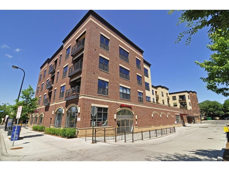 Beautiful Red Brick Building - 15 E Franklin Ave