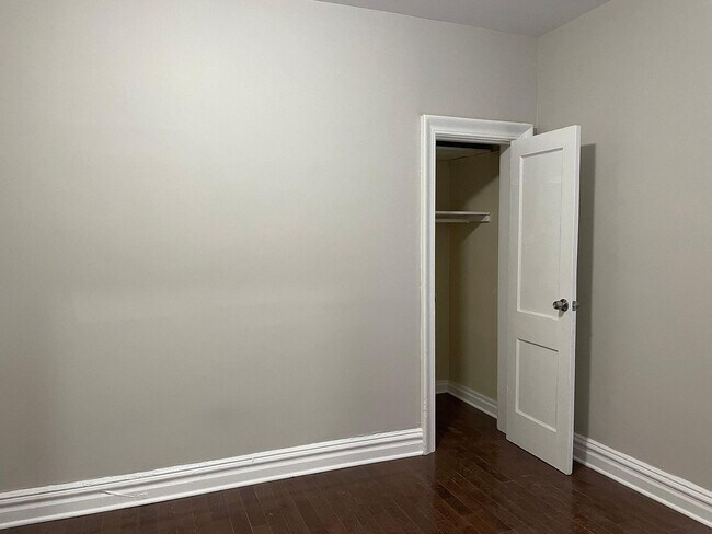 Building Photo - 125 Corbin Ave